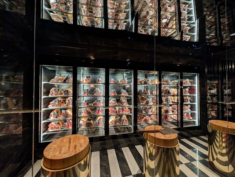 Viro Steak Restaurant Milano a Milano — Italiana – RistorantePro.com